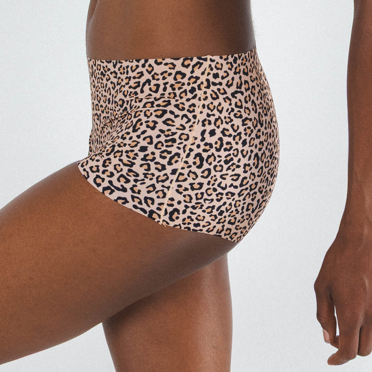 The Wild Cat | Leopard Print Women’s Seamless Boyshort - Shinesty