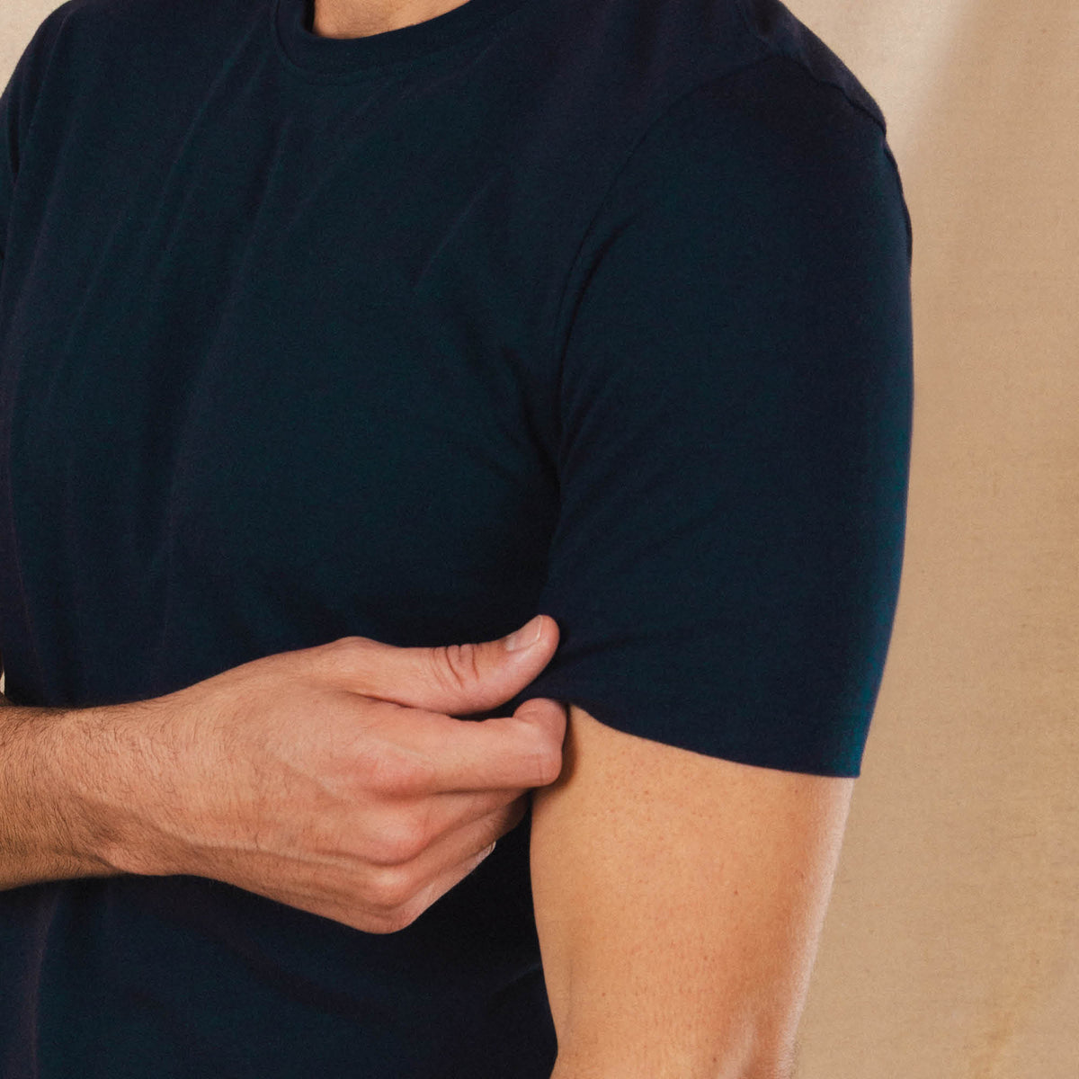 The Blues Singer | Deep Navy Everyman™ T Shirt - Shinesty