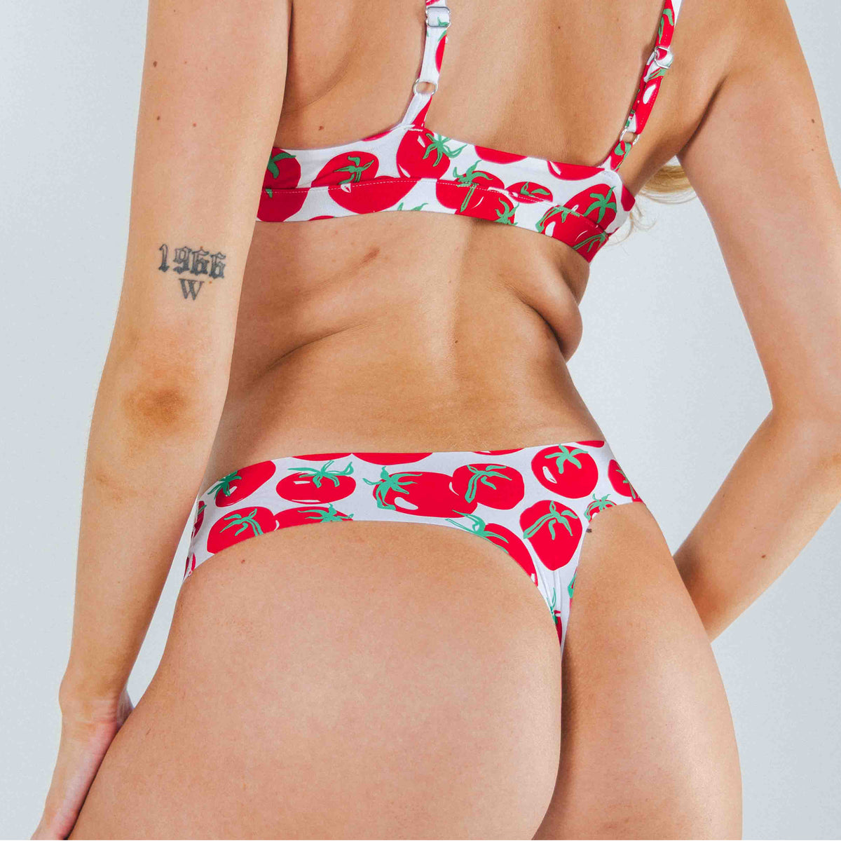 The Roma | Tomato Seamless Thong - Shinesty